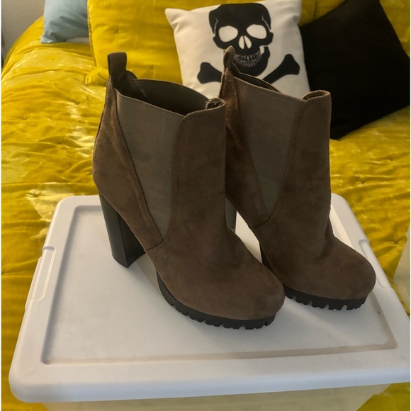 Brown booties - Picture 1 of 2
